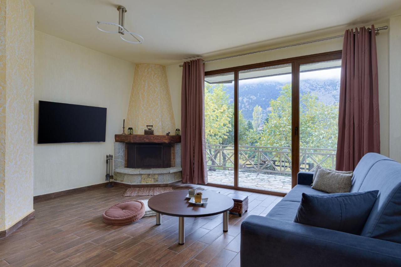 Parnassus Dreamwood Chalet Eptálofos Eksteriør billede
