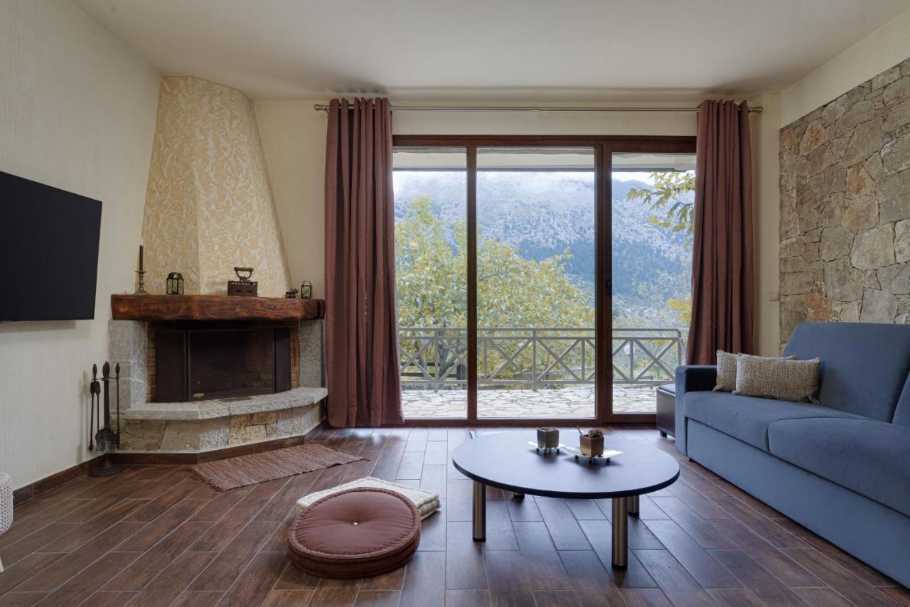 Parnassus Dreamwood Chalet Eptálofos Eksteriør billede