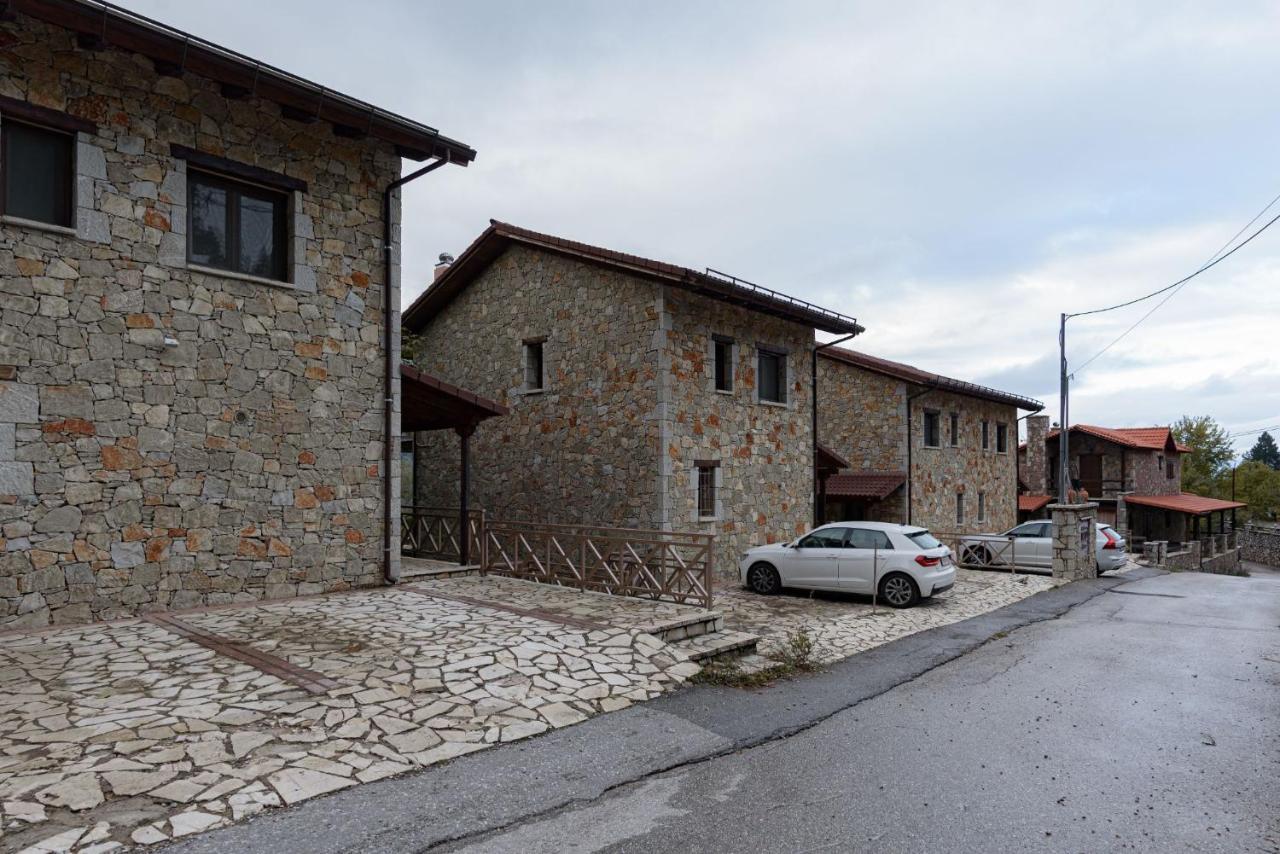 Parnassus Dreamwood Chalet Eptálofos Eksteriør billede